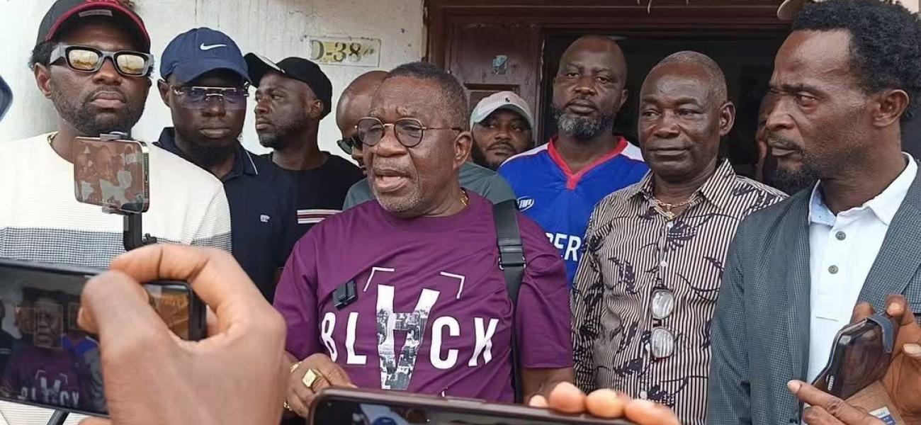 The Chairman of MDR and some supporters of the party......